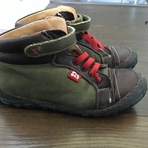 Pololo size 32 soft leather kids booties